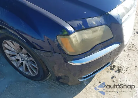 2014 Chrysler 300 z USA, uszkodzony, nr VIN 2C3CCAAG3EH382652